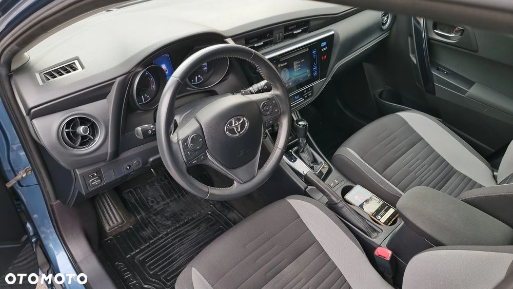 Toyota Auris 1.6 Premium MS - 24