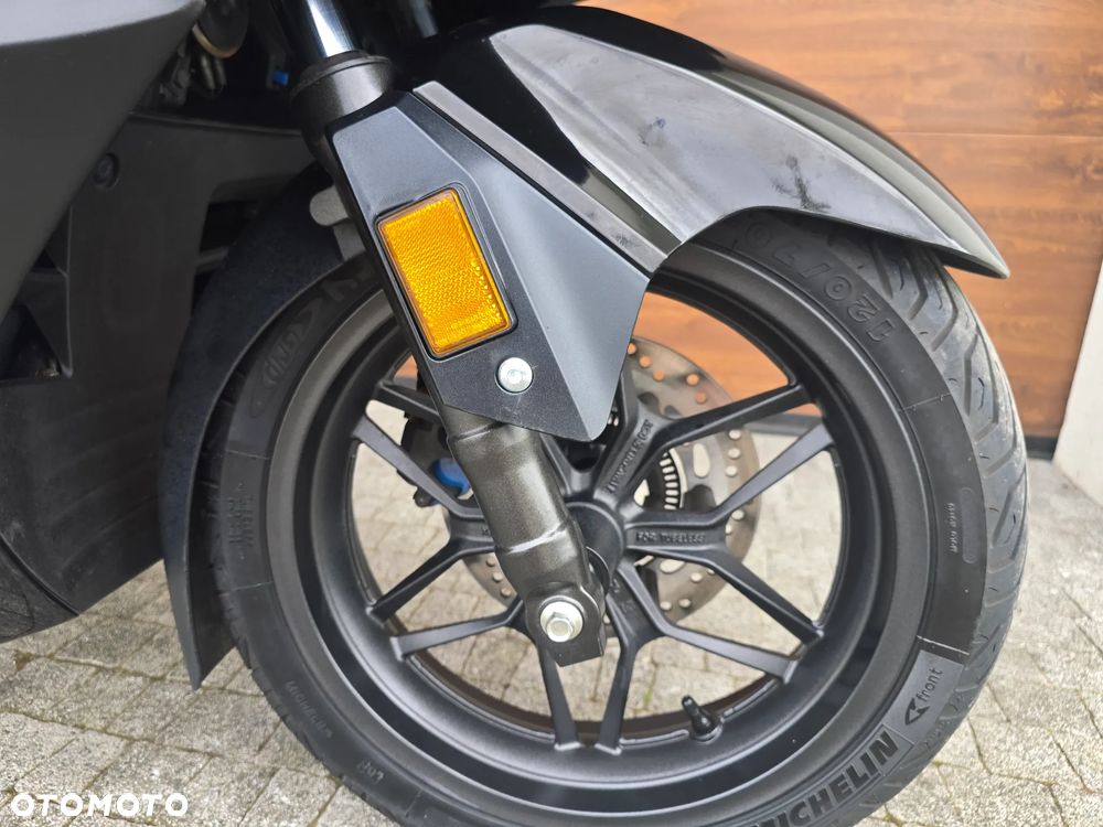 Honda NSS - 27