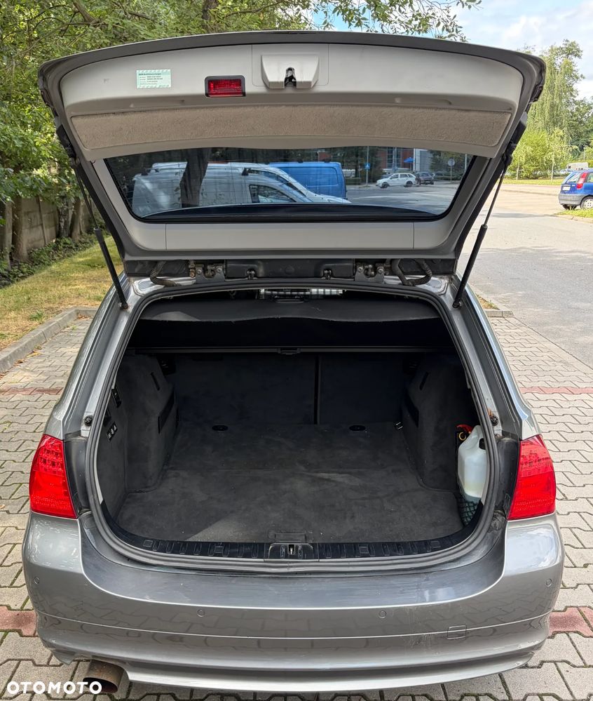 BMW Seria 3 318i - 15