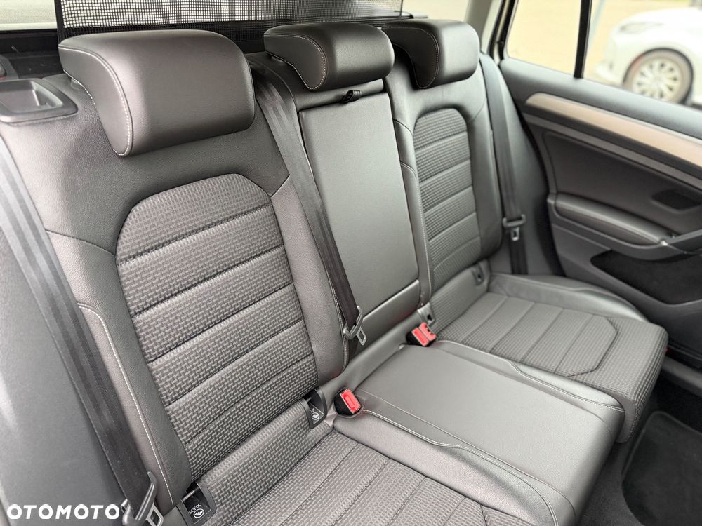 Volkswagen Golf - 21