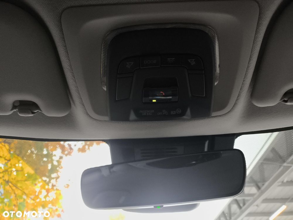 Toyota Corolla 1.8 Hybrid Style - 28