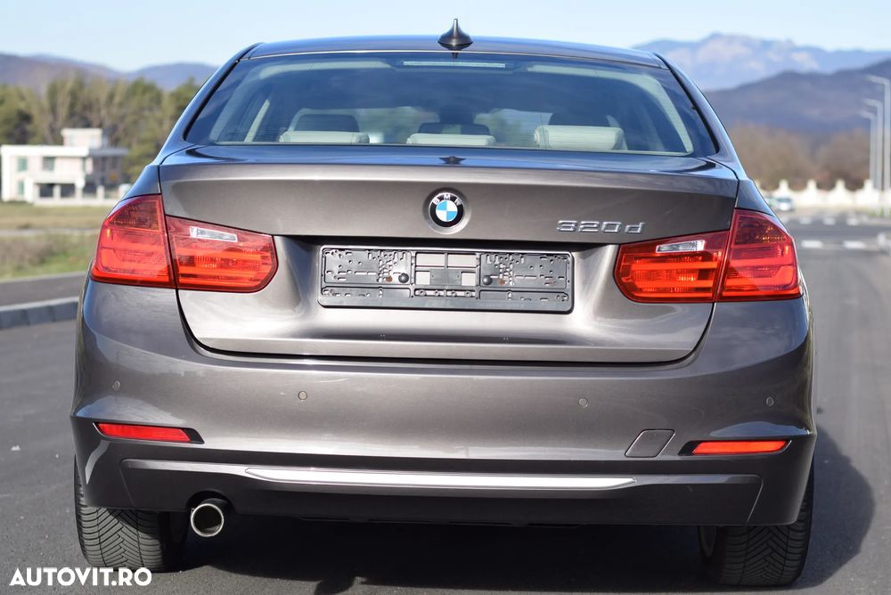 BMW Seria 5 520d Aut. Modern Line - 34