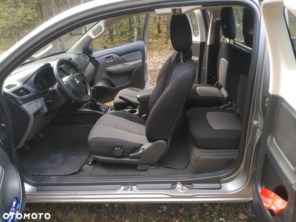 Mitsubishi L200 2.4 d CC Invite - 12