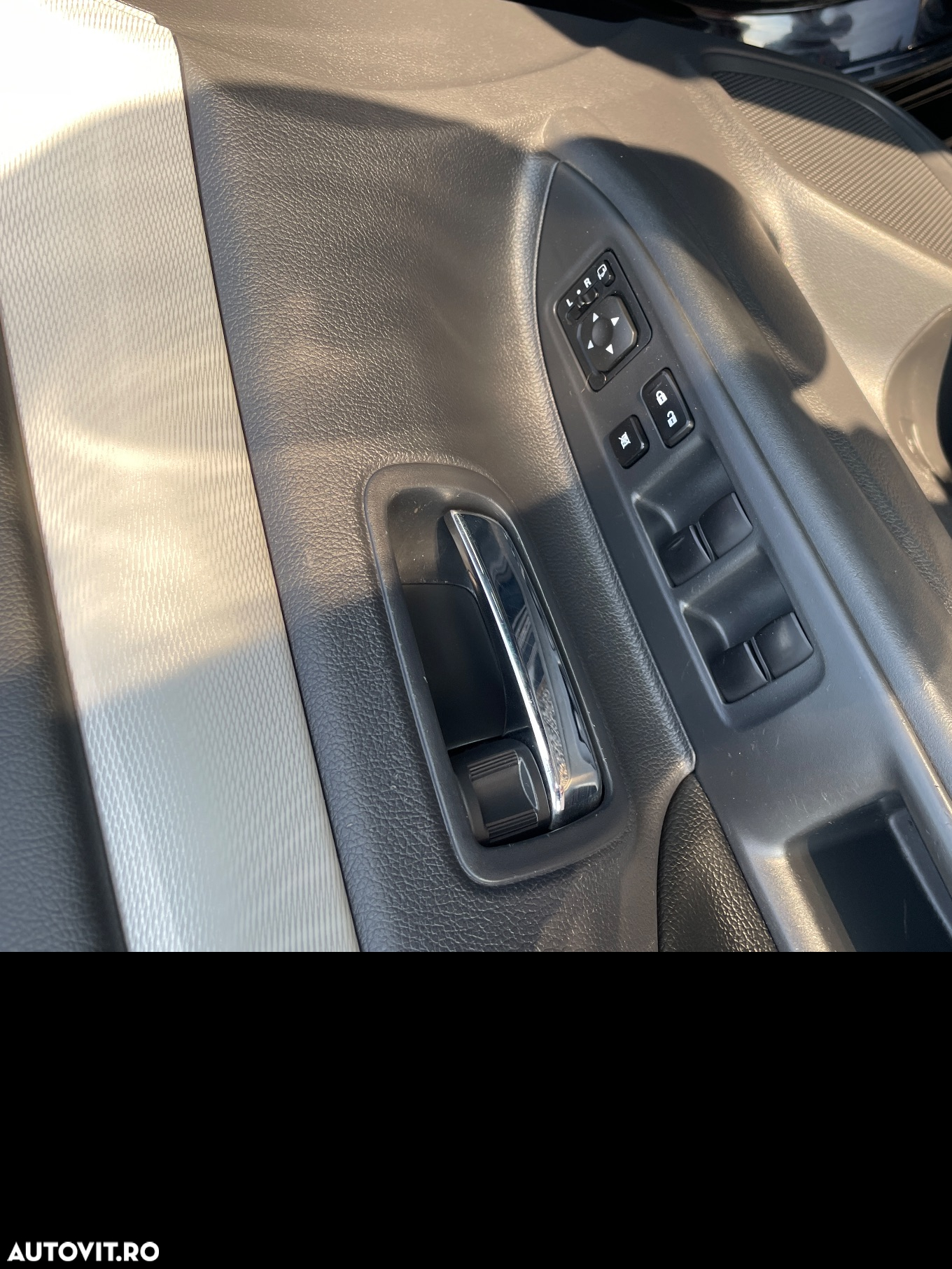 Mitsubishi Outlander 2.0 4WD Plug-In Hybrid - 11