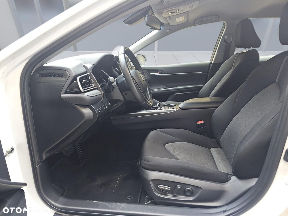 Toyota Camry 2.5 Hybrid Comfort CVT - 9