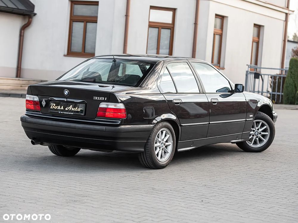 BMW Seria 3 318i - 14