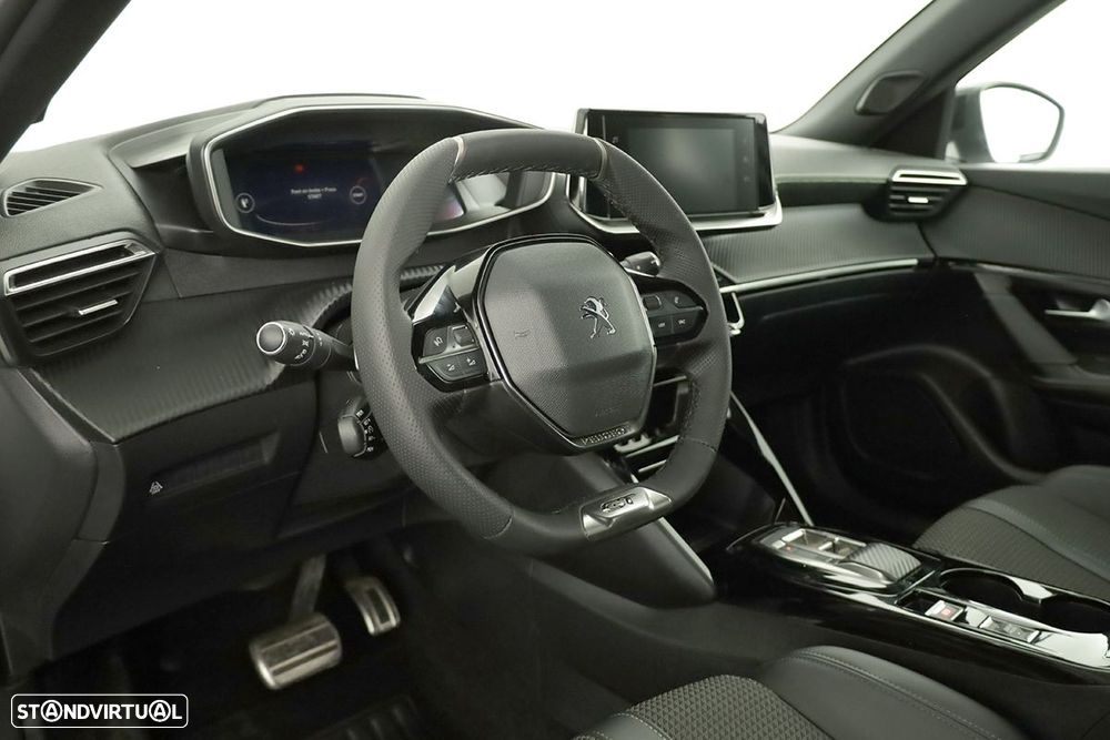 Peugeot 2008 1.2 PureTech GT EAT8 - 6