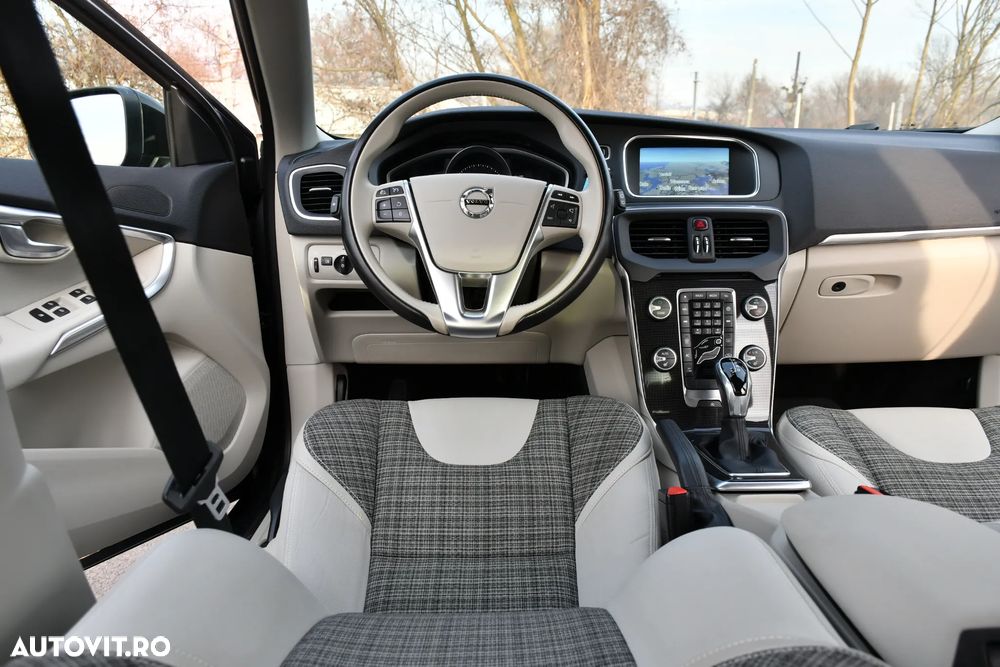 Volvo V40 D4 Geartronic Inscription - 33