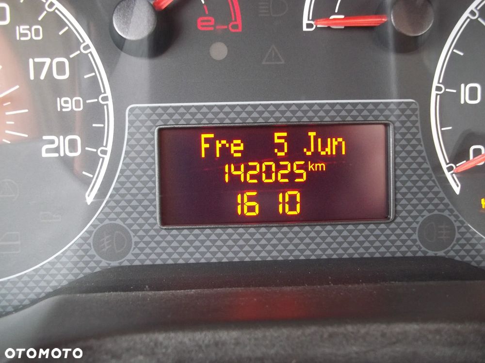 Fiat Qubo - 12