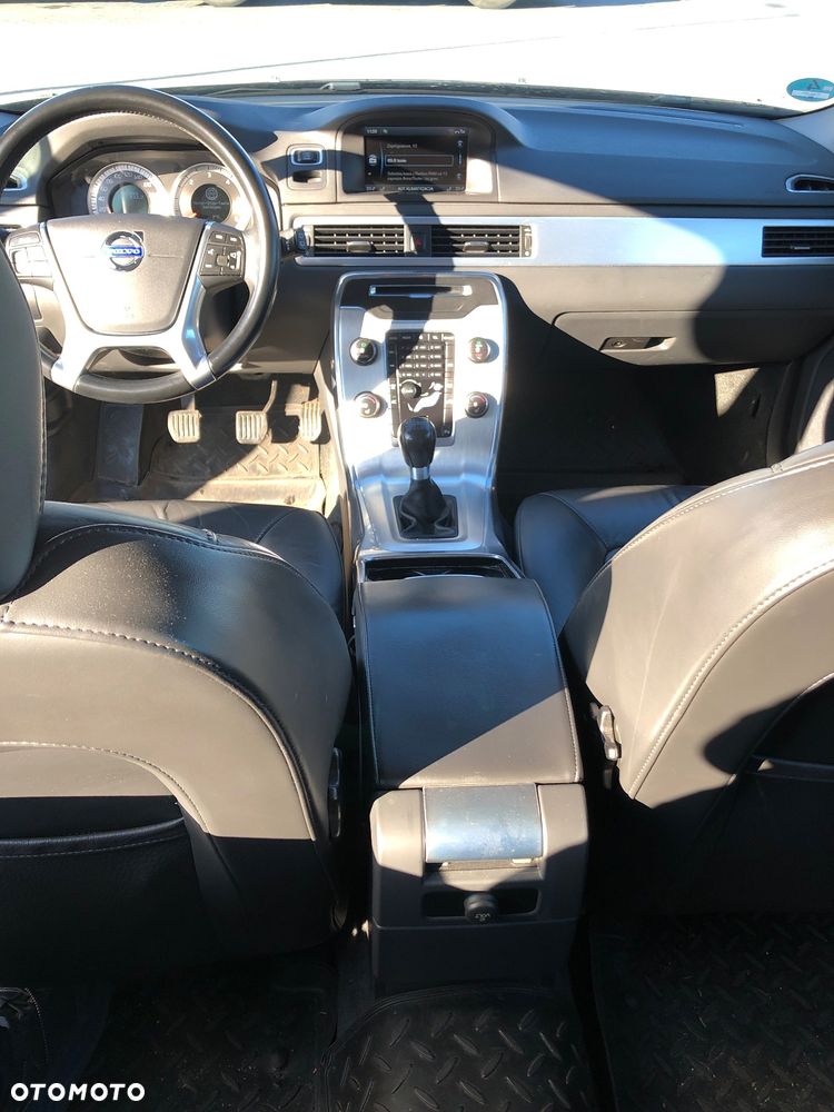 Volvo V70 D5 Edition Pro - 10