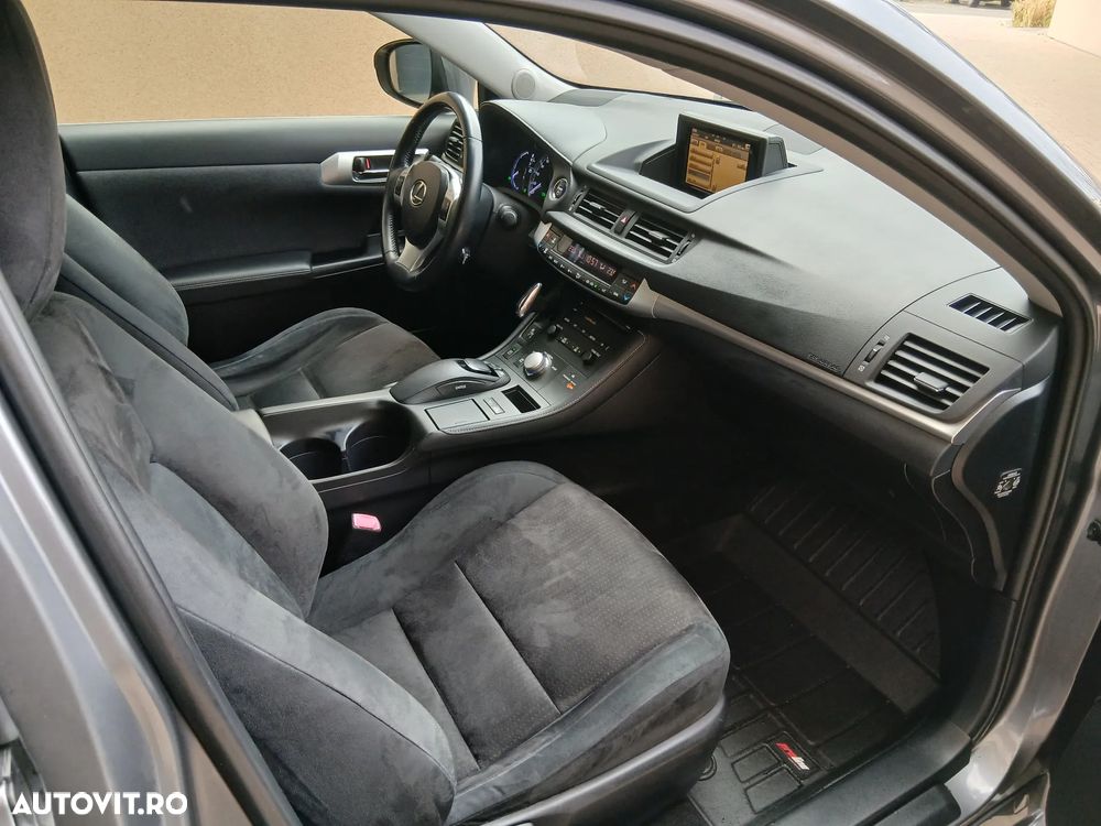 Lexus CT 200h - 9