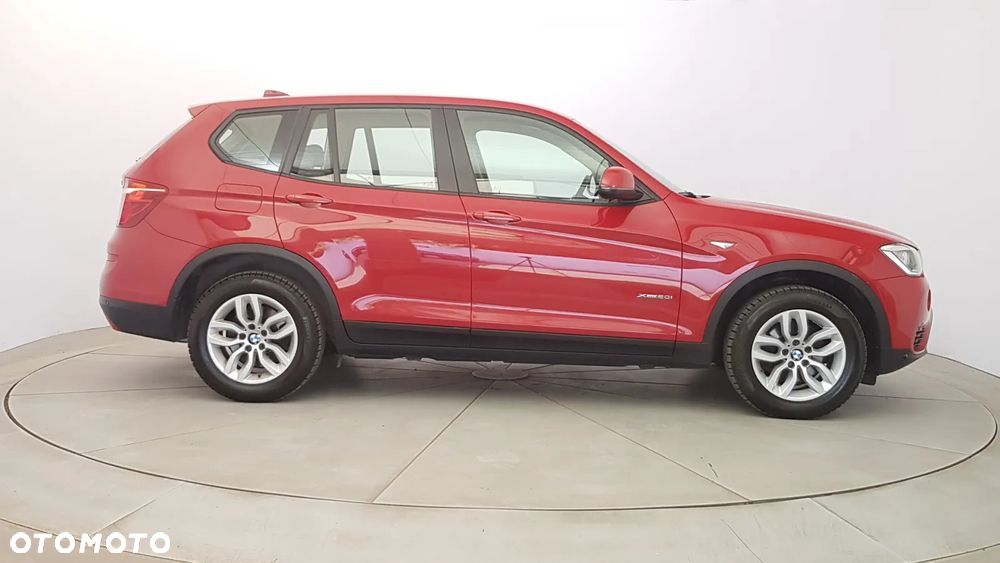 BMW X3 xDrive20i Advantage - 4