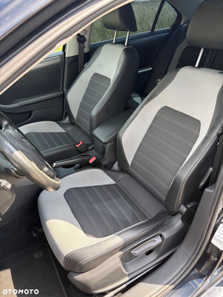 Volkswagen Jetta 2.0 TDI DSG Match - 17
