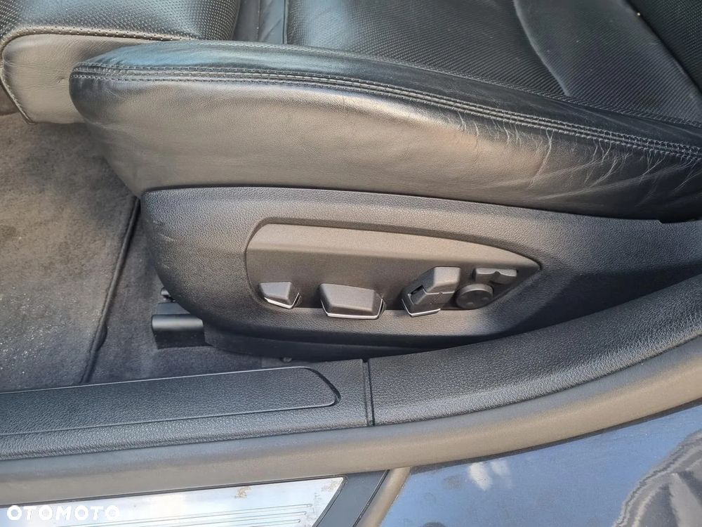 BMW Seria 7 750i xDrive - 16