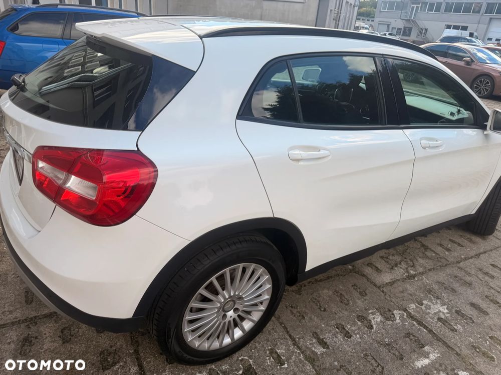 Mercedes-Benz GLA 180 Urban - 7