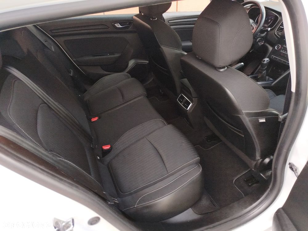 Renault Megane ENERGY TCe 130 INTENS - 24