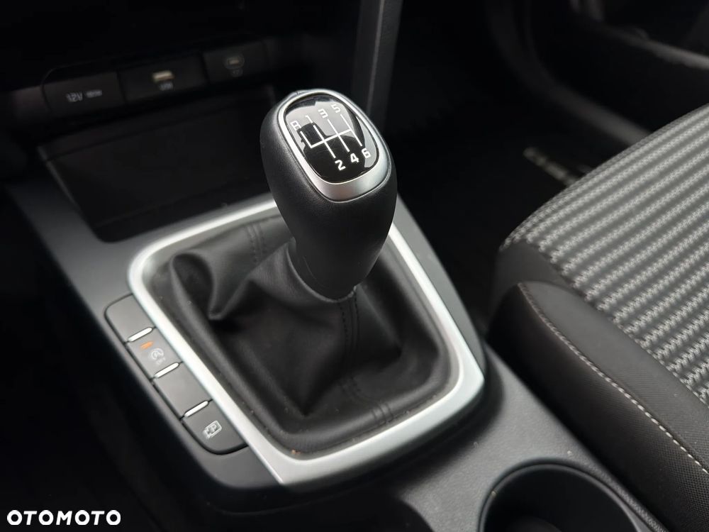 Kia Ceed 1.5 T-GDI M - 22