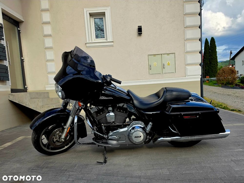 Harley-Davidson CVO Street Glide - 6