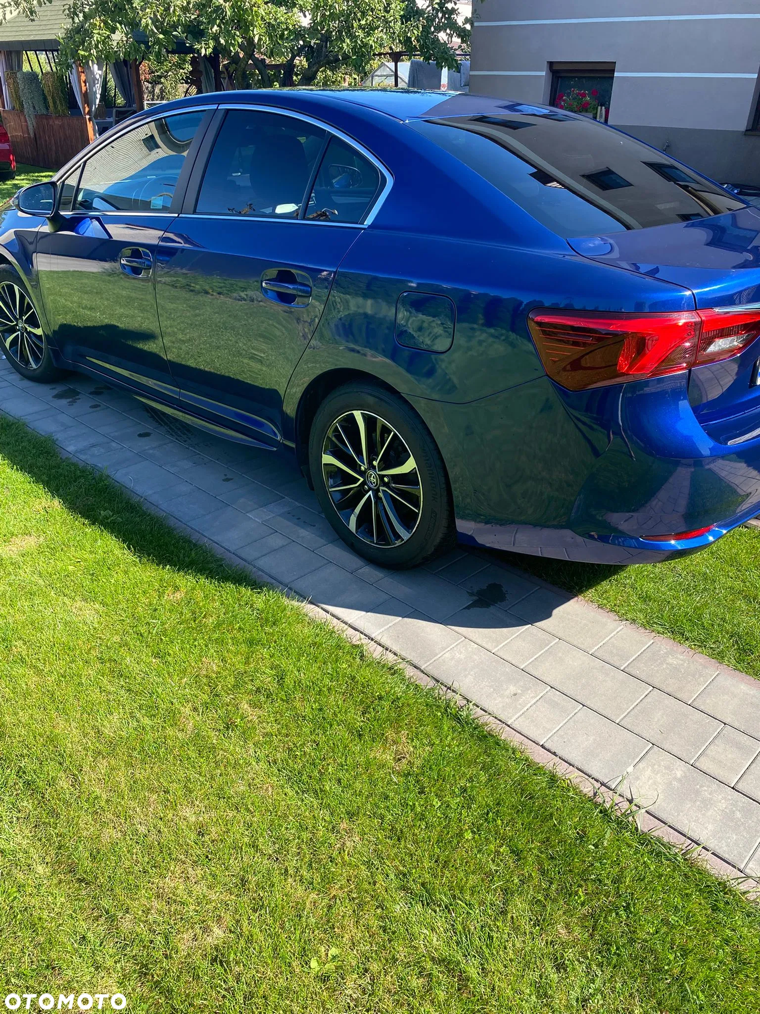 Toyota Avensis 2.0 D-4D Premium - 2