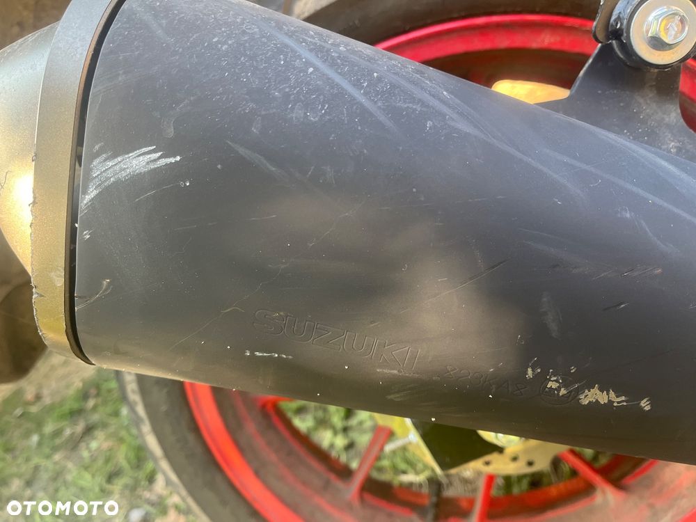 Suzuki GSX - 12