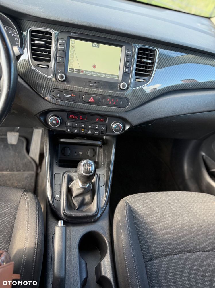 Kia Carens - 5