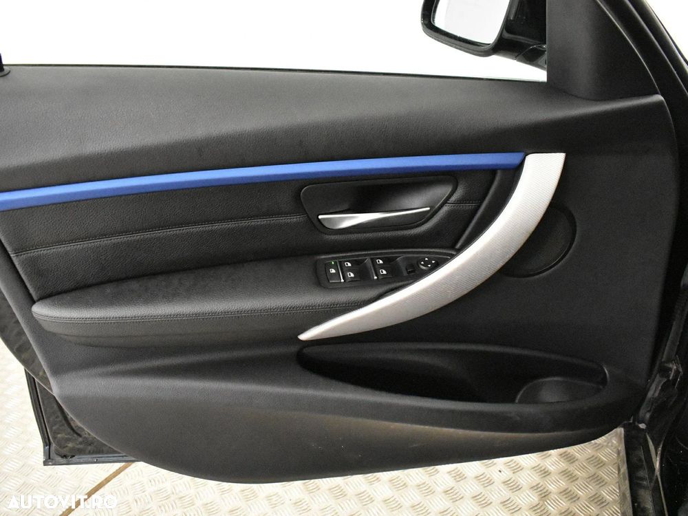 BMW Seria 3 320d M Sport - 9