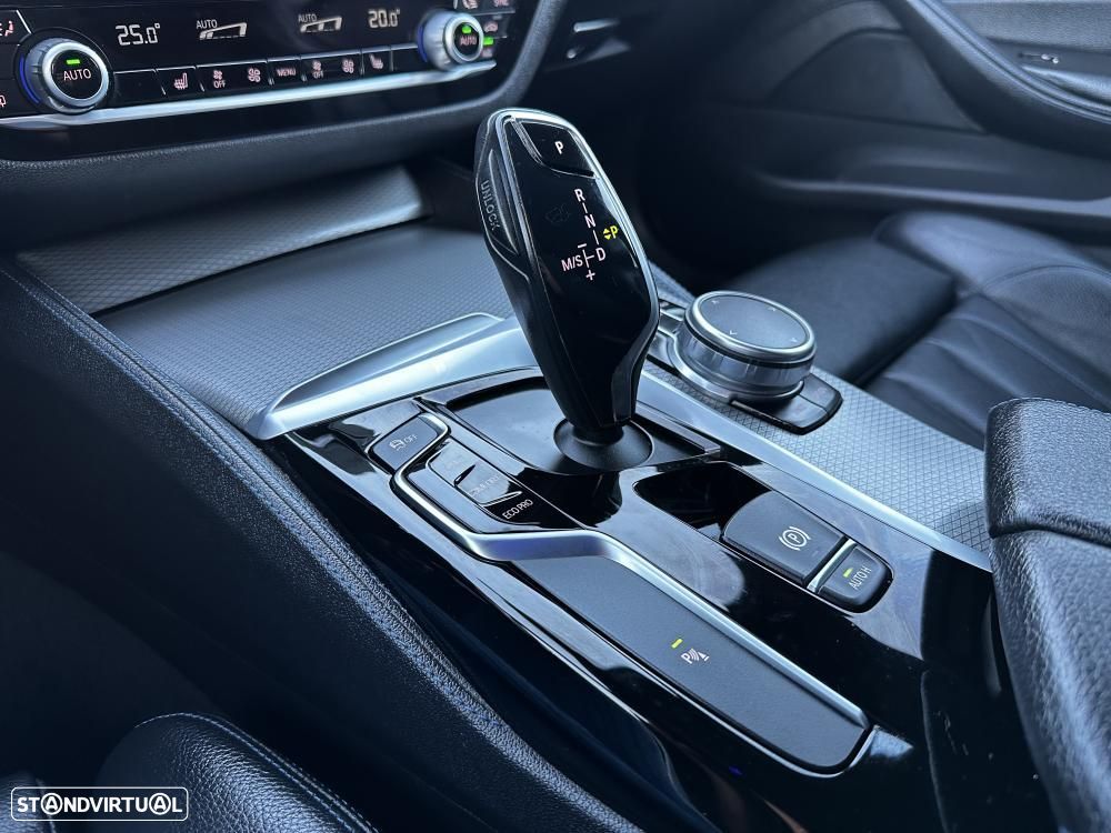BMW 520 d Pack M Auto - 31