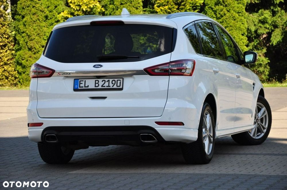 Ford S-Max - 13