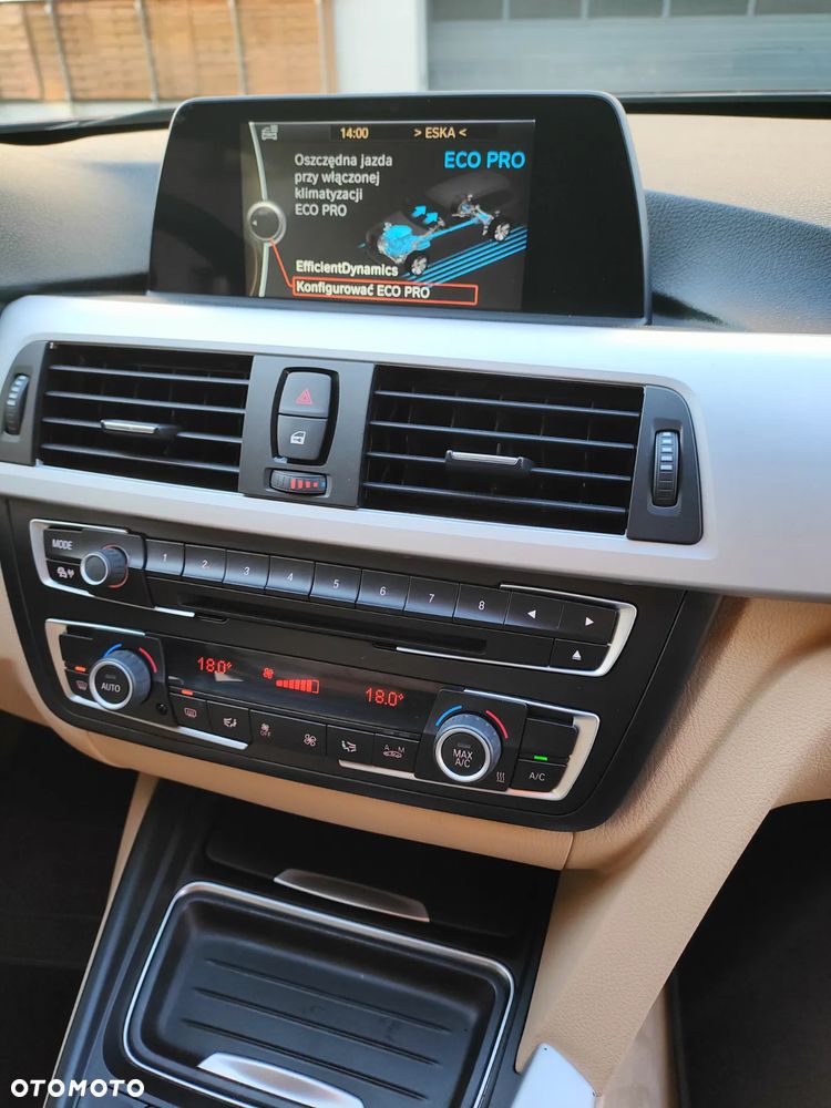 BMW Seria 3 320d Sport-Aut Sport Line - 33