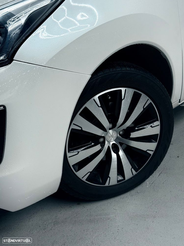 Peugeot 3008 2.0 HDi Hybrid4 99g - 11