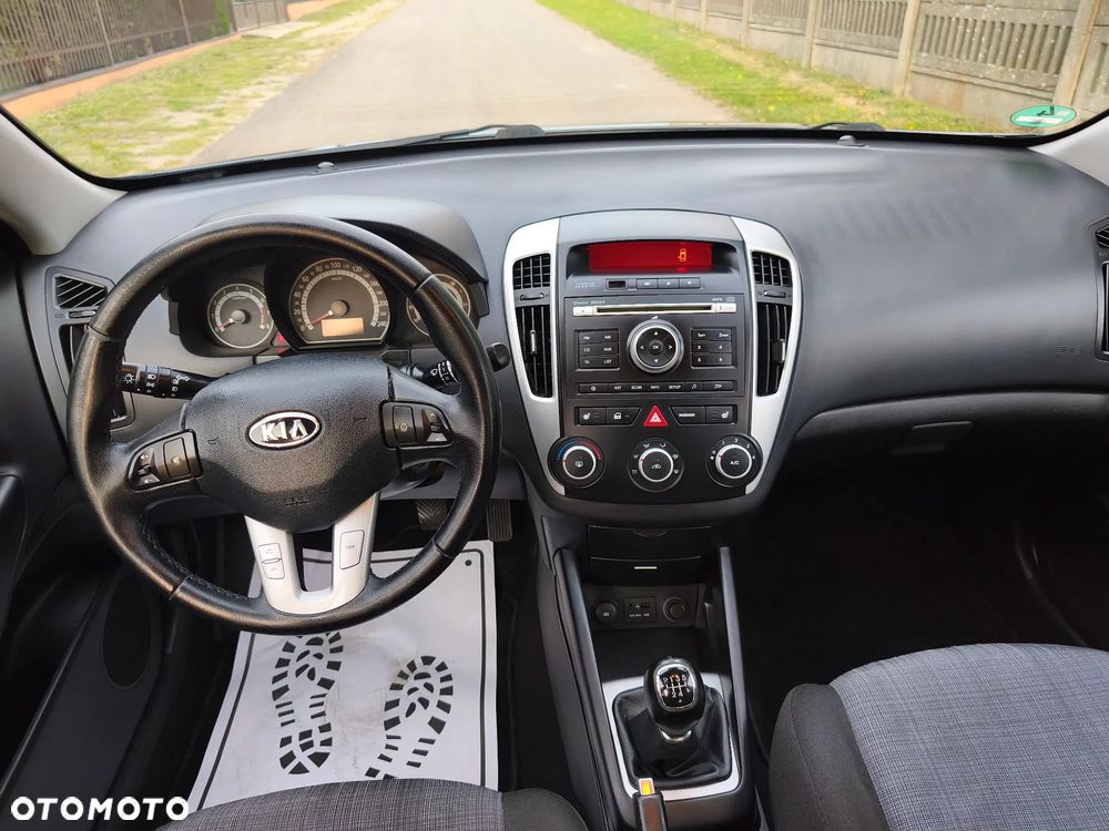 Kia Ceed 1.4 CVVT LX Basis - 38