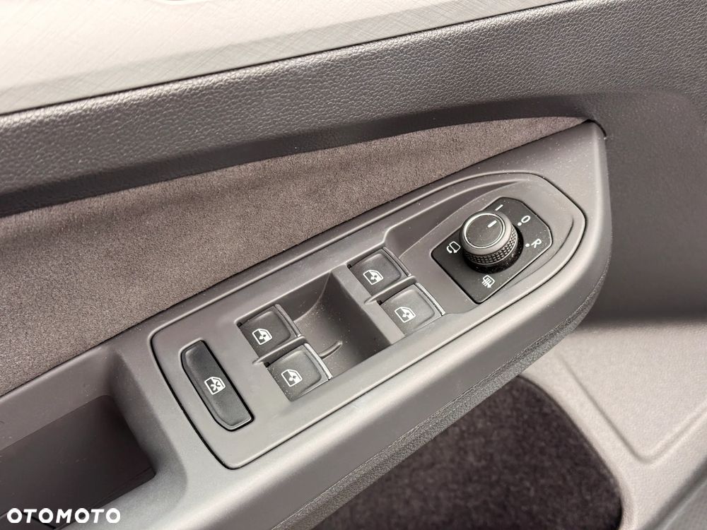 Volkswagen Golf 1.5 TSI Special Edition - 29