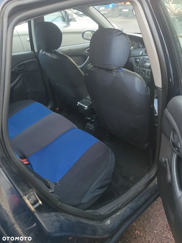 Ford Focus 1.6 Ambiente - 13