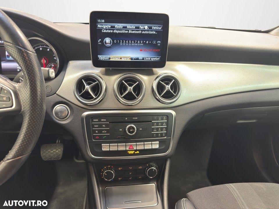 Mercedes-Benz GLA - 12