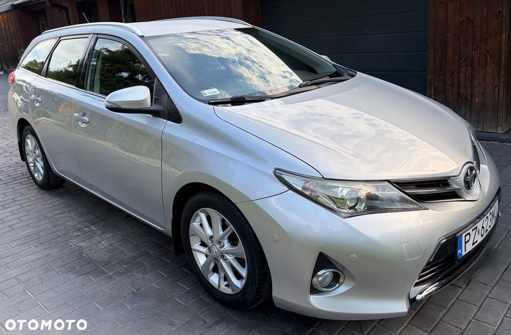 Toyota Auris 1.4 D-4D Premium + EU5 - 3
