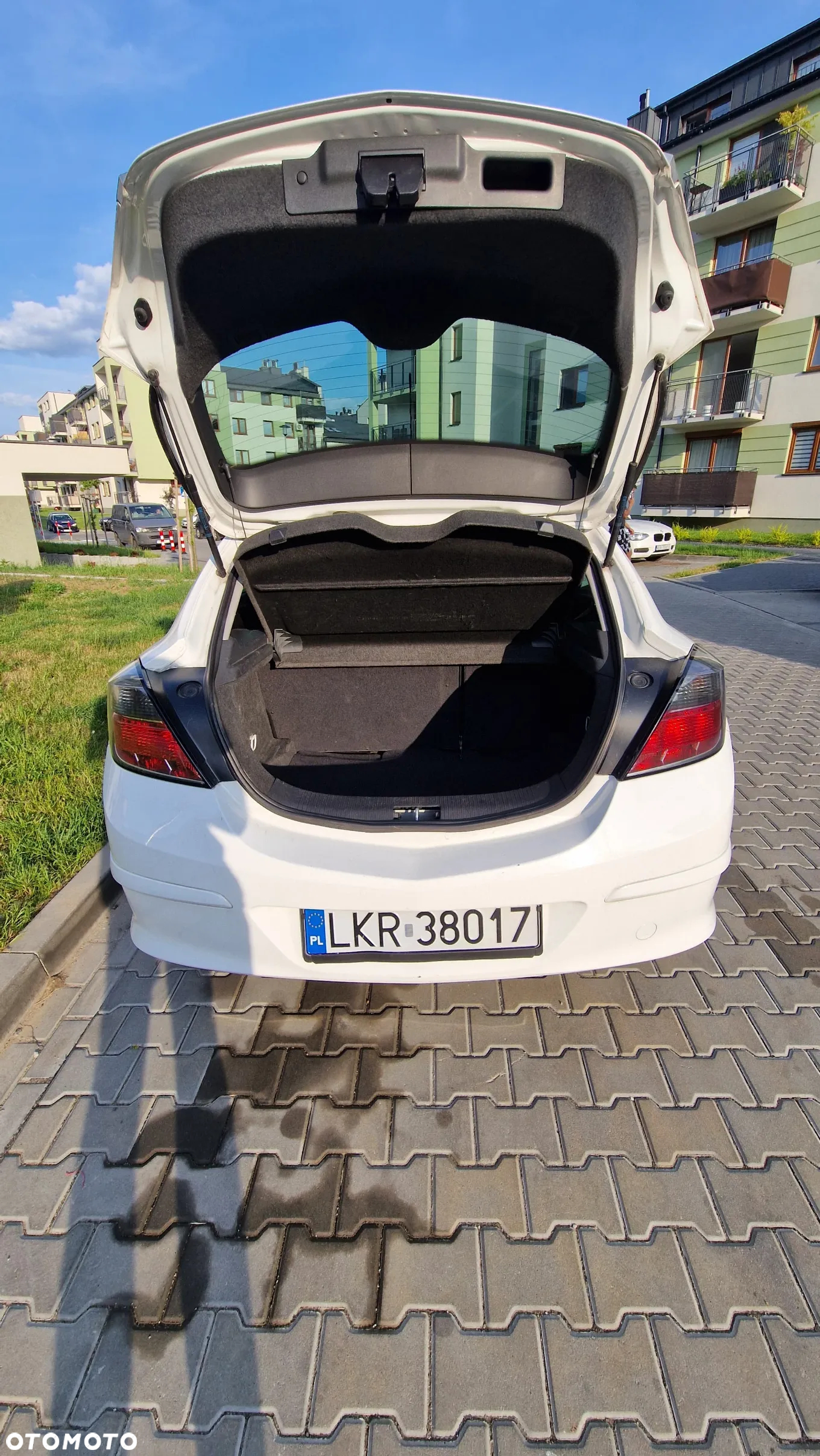 Opel Astra GTC 1.6 - 7