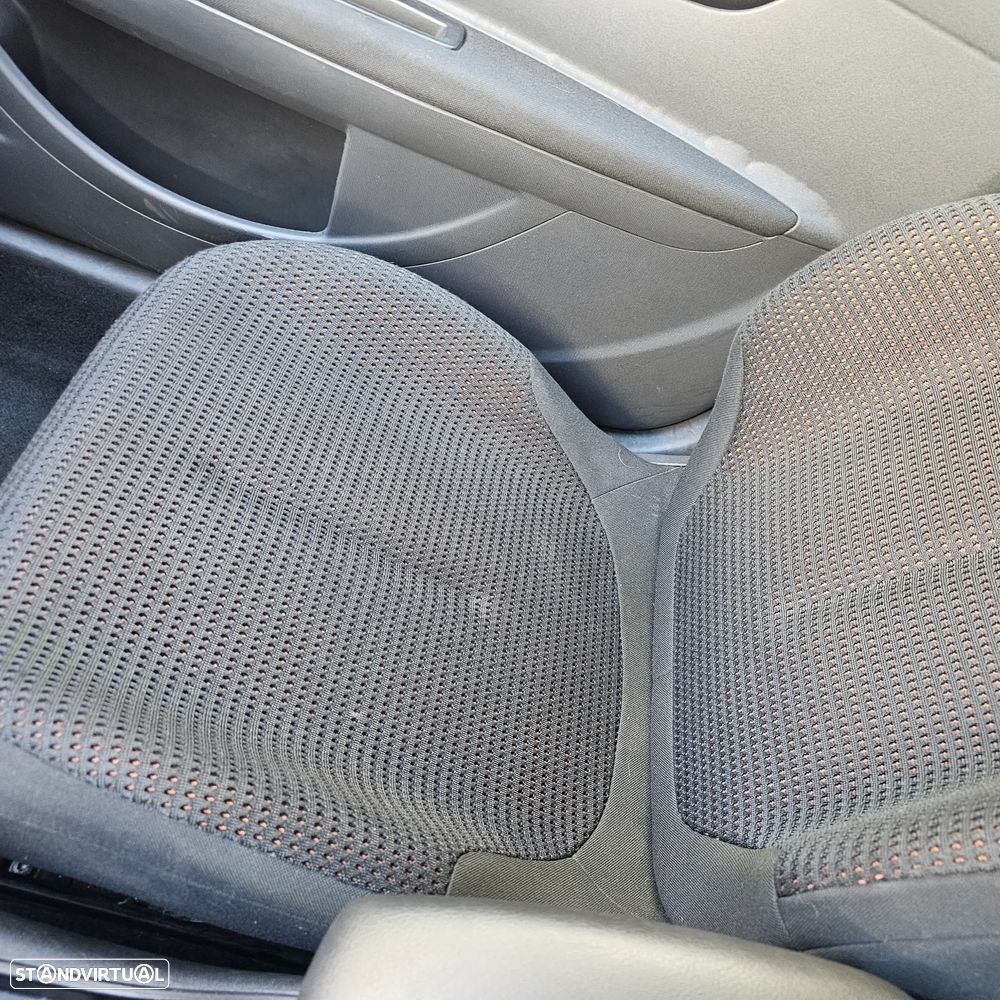 Citroën C4 Coupé 1.6 HDi 110 VTR - 15