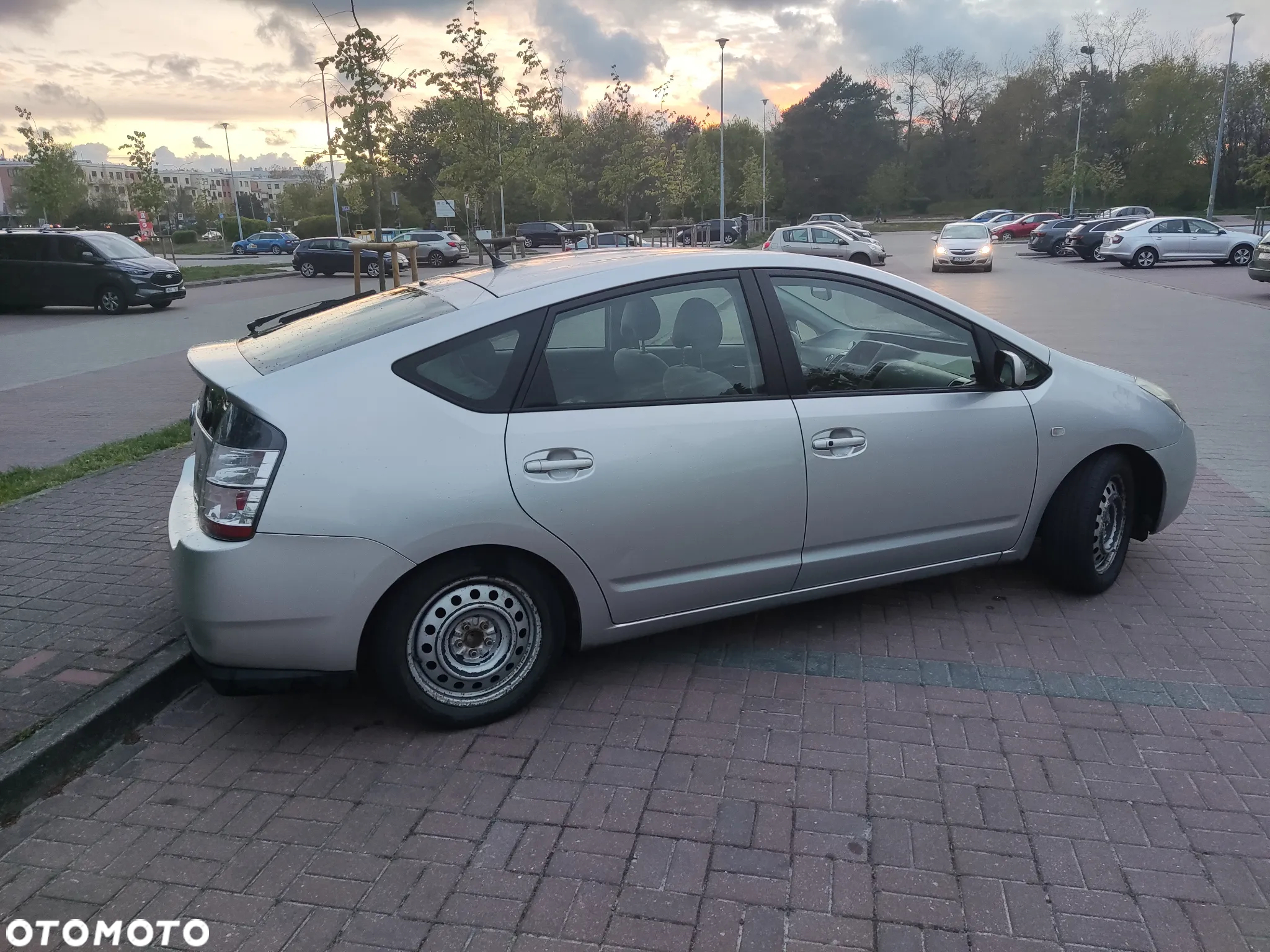 Toyota Prius - 10