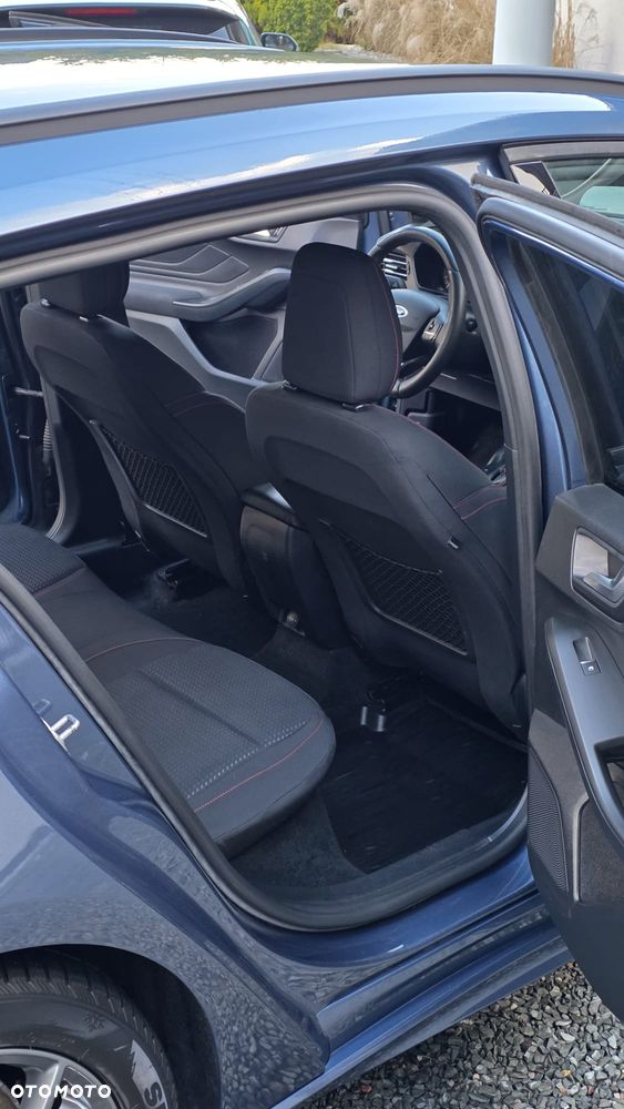 Ford Focus 1.0 EcoBoost ST-Line - 10