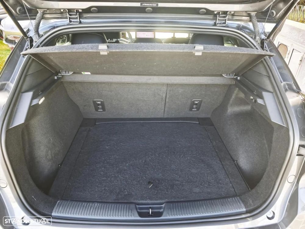 MG MG4 64 kWh Luxury - 23