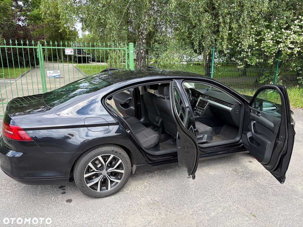 Volkswagen Passat 1.8 TSI BMT Comfortline - 15