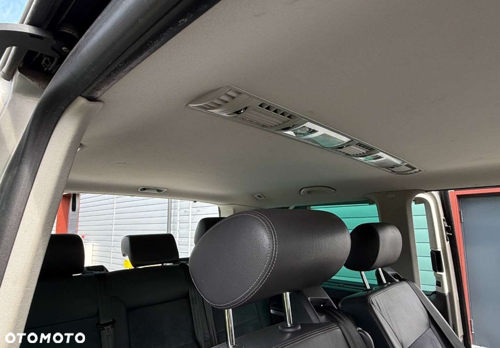 Volkswagen Multivan - 20