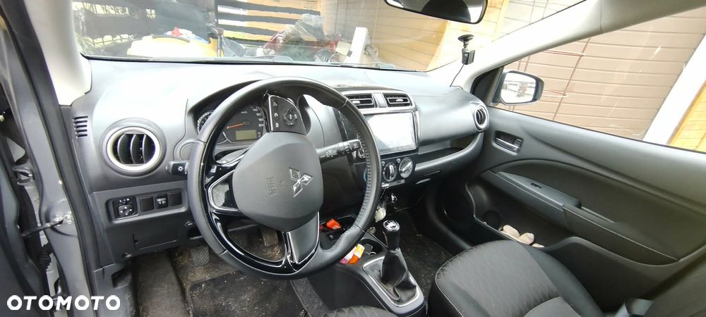 Mitsubishi Space Star 1.2 AS&G Invite - 8