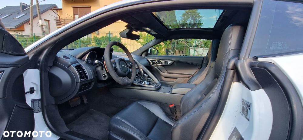 Jaguar F-Type S - 12