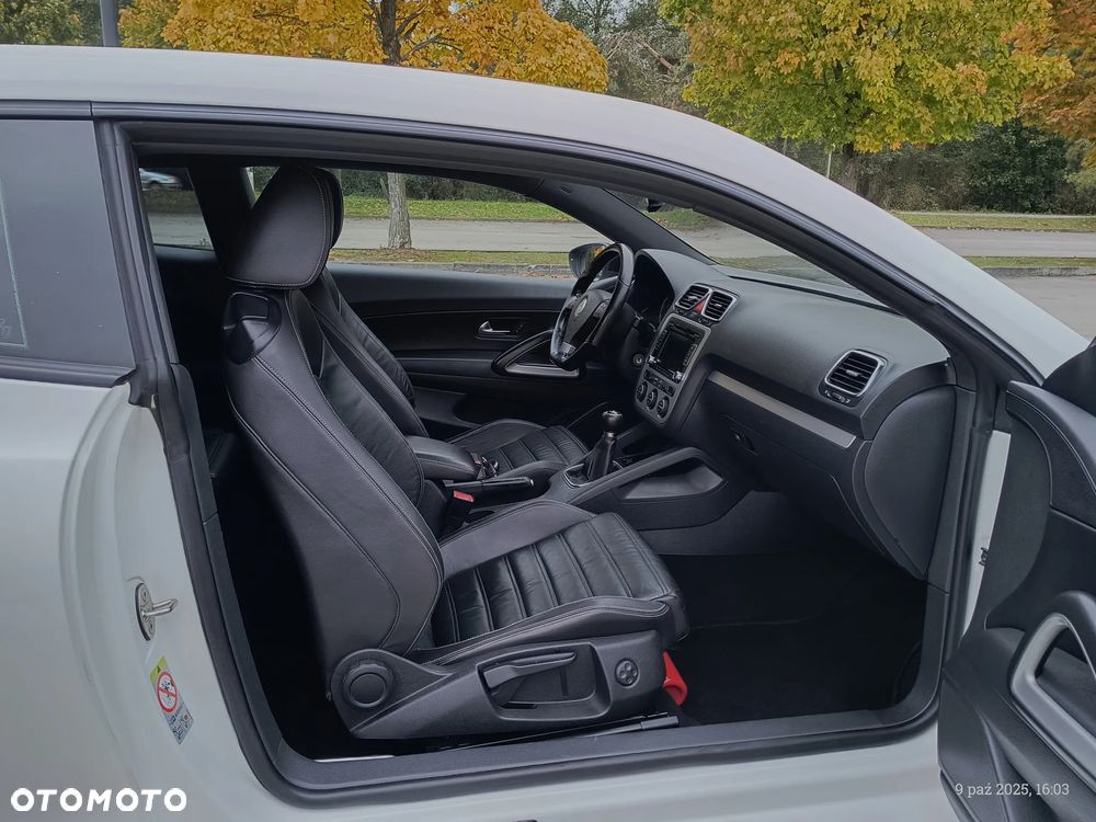 Volkswagen Scirocco 1.4 TSI Shark - 25