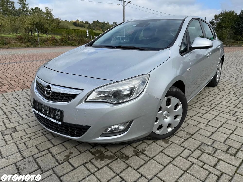 Opel Astra 1.7 CDTI DPF Design Edition - 1