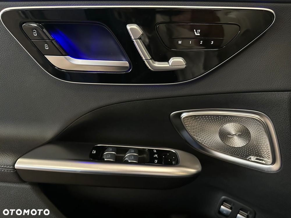 Mercedes-Benz Klasa C 300 e PHEV Avantgarde - 19