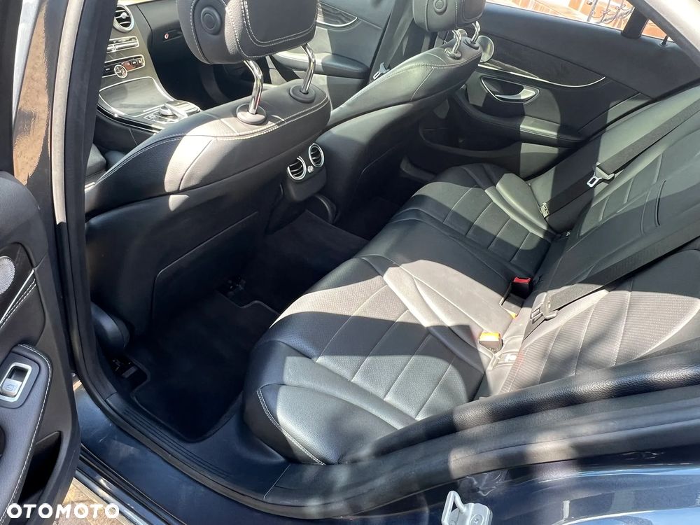 Mercedes-Benz Klasa C 300 7G-TRONIC - 33