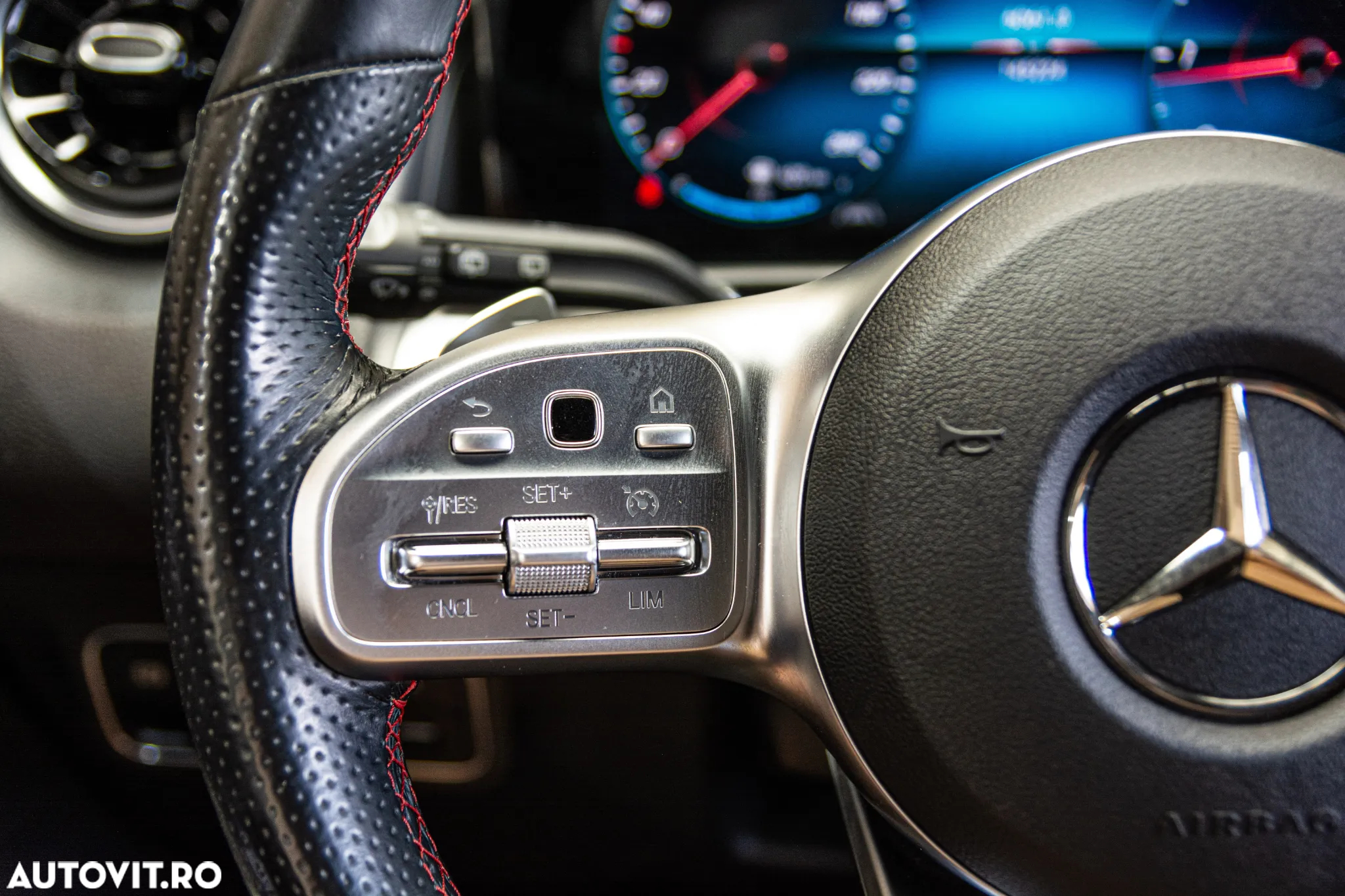 Mercedes-Benz GLB 200 d 8G-DCT AMG Line - 24