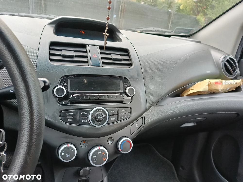 Chevrolet Spark 1.0 Base - 4